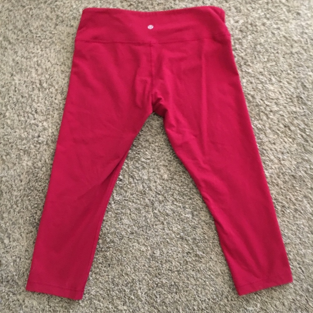 Lululemon wonder under crops